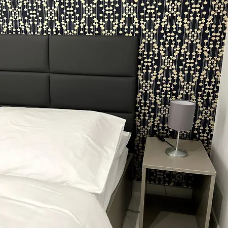 Lovely 2bed Seafront-xemxija -fl3 By Homely *