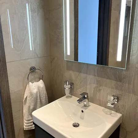 Lovely 2bed Seafront-xemxija -fl3 By Homely *