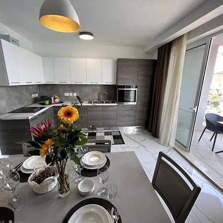 Lovely 2bed Seafront-xemxija -fl3 By Homely Apartman