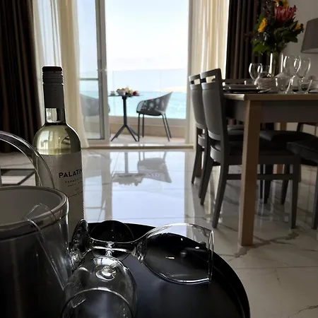 Lovely 2bed Seafront-xemxija -fl3 By Homely *