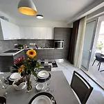 Lovely 2bed Seafront-xemxija -fl3 By Homely Apartment