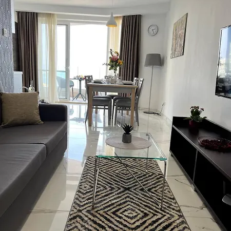 公寓 Lovely 2bed Seafront-xemxija -fl3 By Homely *